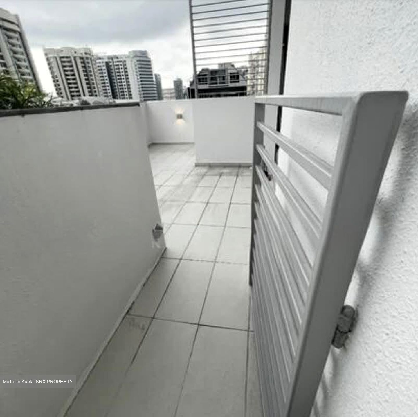RV Suites (D10), Apartment #533359501